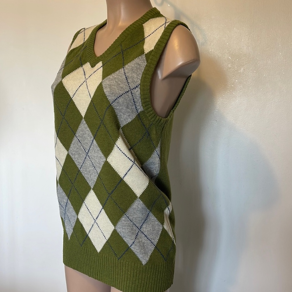 L.O.G.G   Argyle Diamond style V neck  VEST  size SMALL